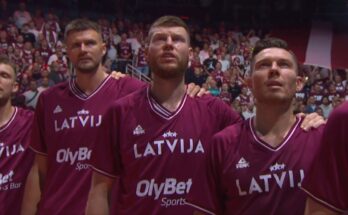 Kristaps Porzingis, Davis Bertans i Dairis Bertans u dresu košarkaške reprezentacije Letonije