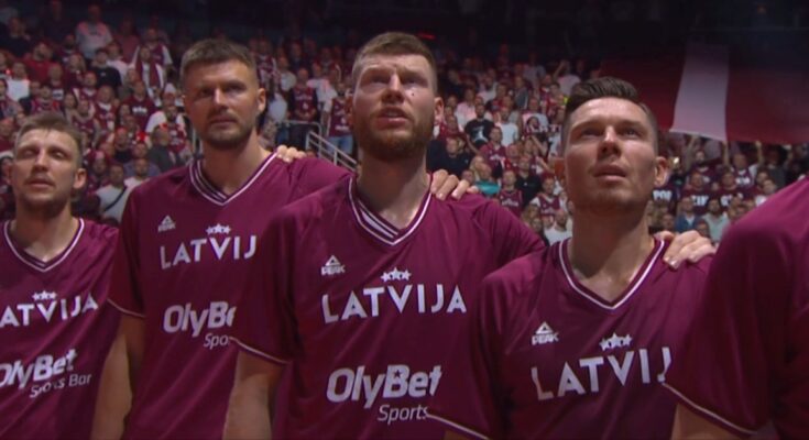 Kristaps Porzingis, Davis Bertans i Dairis Bertans u dresu košarkaške reprezentacije Letonije