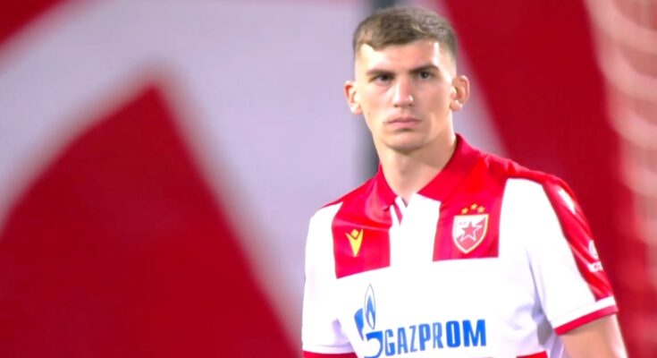 Veljko Milosavljević u dresu fudbalskog kluba Crvena zvezda