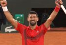Novak Đoković slavi pobedu na Rolan Garosu