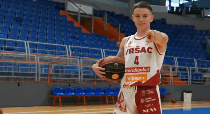 Košarkaš Vanja Tašlić u dresu KK Vršac